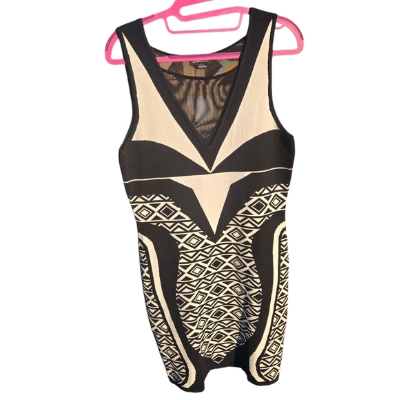 Bebe Mini Dress Black and Cream Geometric Pattern Sleeveless Stretch Size large - Picture 1 of 6